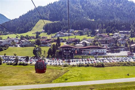 Gondelbahn Col Pradat • Bergbahn Talstation.